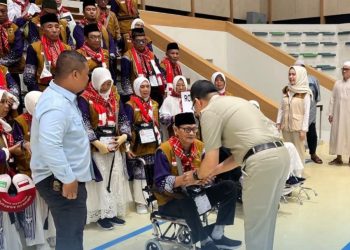 Wali Kota Samarinda Konferensi Pers Beberkan Hasil Uji Teknis Kualitas BBM di Samarinda