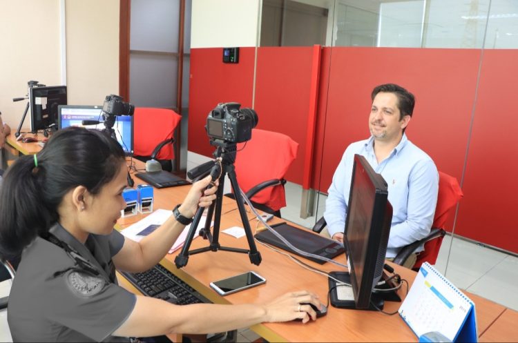 Imigrasi Wajibkan WNA Jalani Foto dan Wawancara Saat Perpanjang Izin Tinggal Mulai 29 Mei