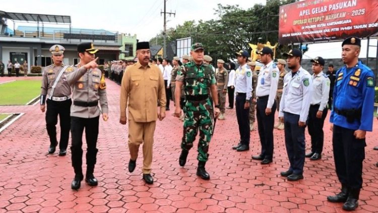 Bupati Kukar Pimpin Apel Operasi Ketupat Mahakam 2025, Tekankan Pengamanan Idulfitri yang Humanis