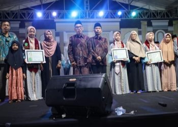 Bupati Edi Damansyah Hadiri Haflah Takhtim dan Wisuda 158 Santri Ponpes Nurul Islam, Dukung Generasi Hafidz Qur’an
