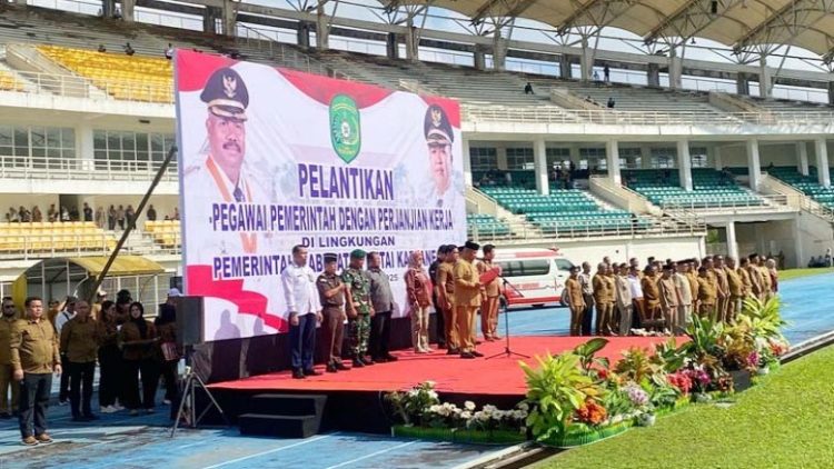 Bupati Kukar Lantik 3.870 PPPK, Tekankan Tanggung Jawab dan Komitmen Pelayanan