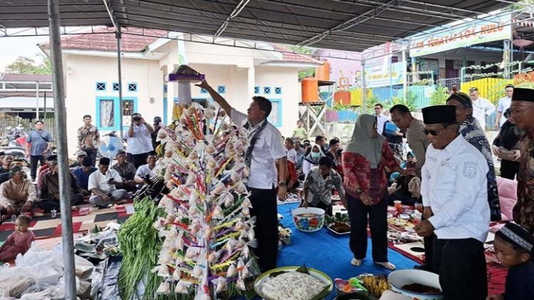 Sekda Kukar Hadiri Sedekah Bumi di Desa Ponoragan, Apresiasi Pelestarian Tradisi Lokal