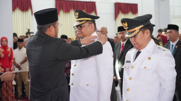 Gubernur Kaltim Lantik Aulia Rahman Basri dan Rendi Solihin, Tekankan Percepatan Pembangunan dan Pemerintahan Bersih
