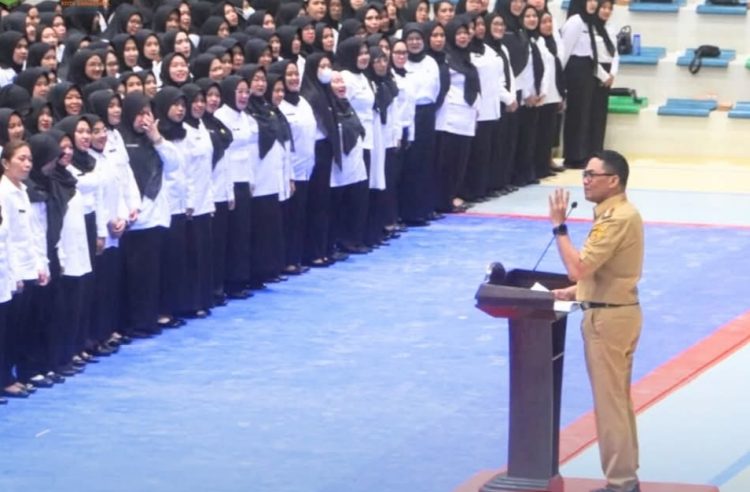 Serahkan SK PPPK, Andi Harun Sampaikan Tiga Pesan: Disiplin, Murah Senyum, dan Jangan Banyak Gaya