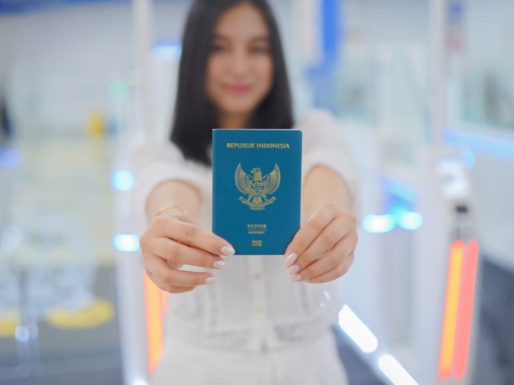 Paspor RI Kini Hadir dengan Fitur Keamanan Baru, Mulai Berlaku November 2025