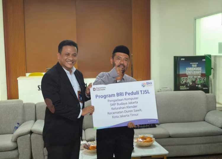 BRI Branch Office Kalimalang Region 6/Jakarta 1 Salurkan CSR Pengadaan Komputer untuk Tiga Sekolah di Jakarta Timur
