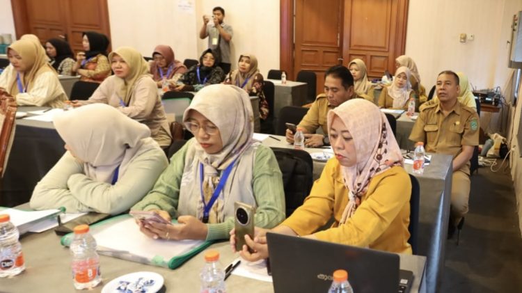 Disperindag Kukar Dorong Industri Lokal Melek Digital Lewat Bimtek SIINas