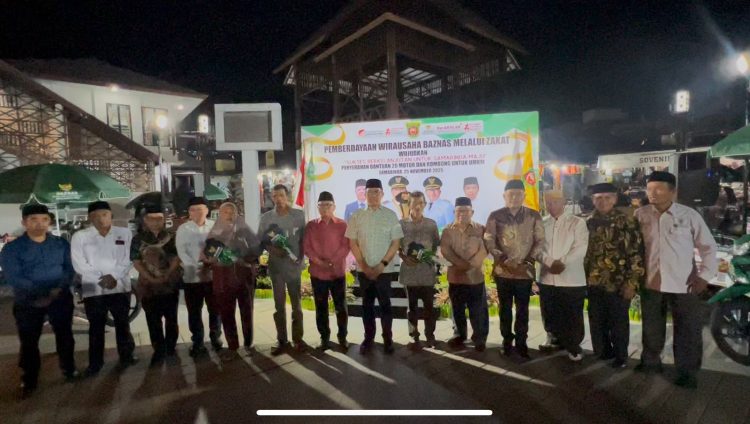 Pemkot dan Baznas Samarinda Bersinergi Dengan Baznas Kaltim Salurkan 20 Motor dan Rombong Melalui Program UMKM