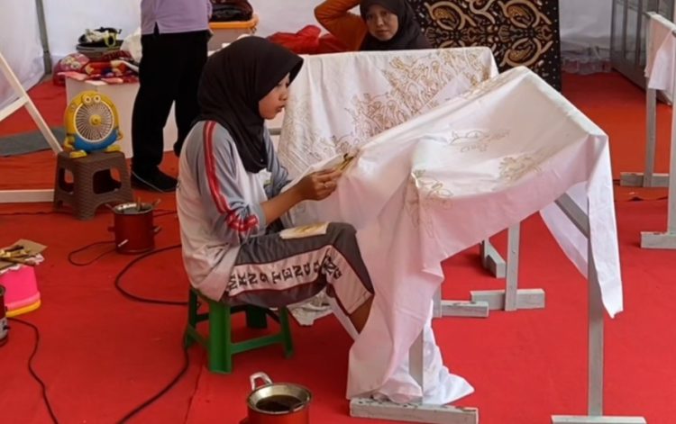 Pemkab Kukar Salurkan Bantuan Seragam untuk 18 Ribu Lebih Siswa Swasta, Anggaran Capai Rp 24 Miliar