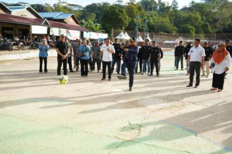 Pekan Olahraga Desa Batu Timbau 2025 Dibuka Meriah, Warga Padati Lapangan