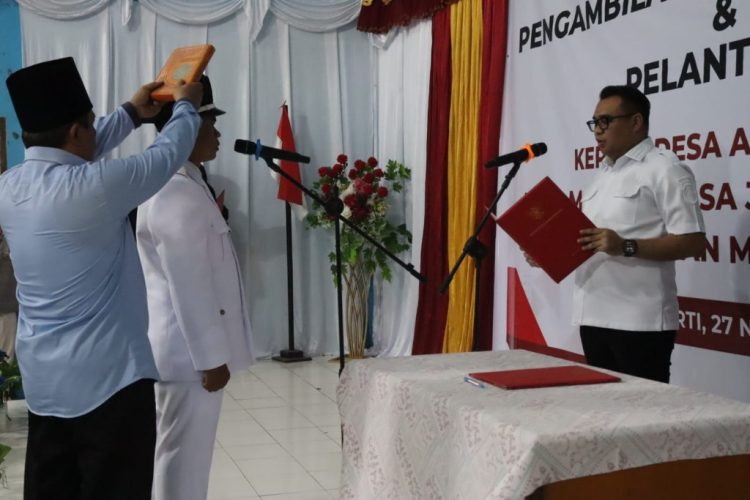 Bupati Kukar Lantik Kepala Desa PAW Makarti, Ajak Warga Satukan Kembali Energi Pembangunan