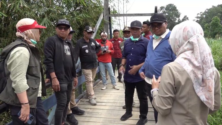 Bupati Aulia Tinjau Pembangunan di Muara Wis, Tegaskan Komitmen Pemerataan Layanan Dasar Hingga Wilayah Hulu