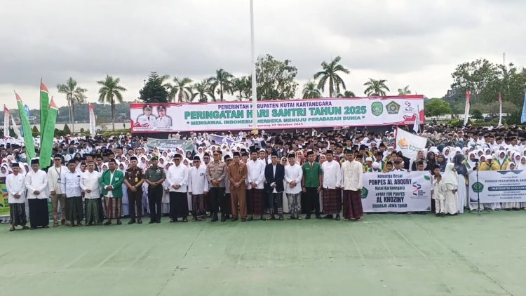 Pemkab Kukar Peringati Hari Santri Nasional 2025, Upacara Dipimpin Bupati Aulia Rahman Basri