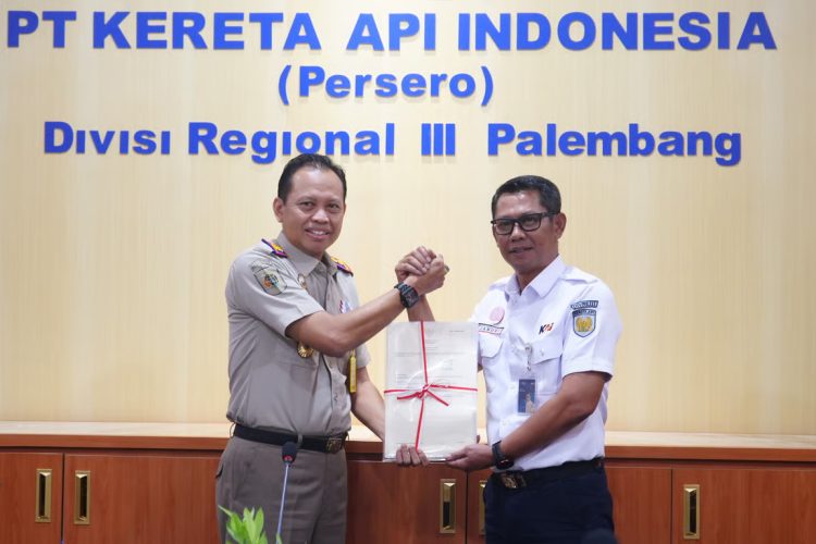 Upaya Selamatkan Aset Negara, KAI Divre III Terima e-Sertipikat Dari Badan Pertanahan Nasional (BPN) Kabupaten Ogan Ilir