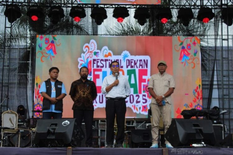 Pemkab Kutim Resmi Membuka Festival Pekan Ekonomi Kreatif 2025