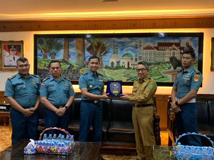 Pemkab Kutim dan Danlanal Sangatta Pererat Sinergi Pengelolaan Wilayah Pesisir dan Laut