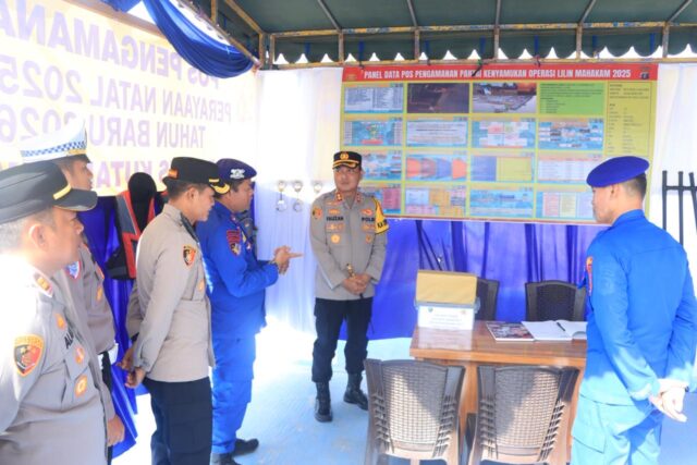 Kapolres Kutim Tinjau Pos Pengamanan Pantai Kenyamukan, Pastikan Keamanan Libur Natal 2025