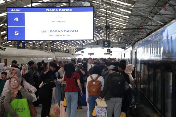 KAI Daop 2 Bandung Sukses Layani Angkutan Nataru 2025/2026 dengan Zero Accident