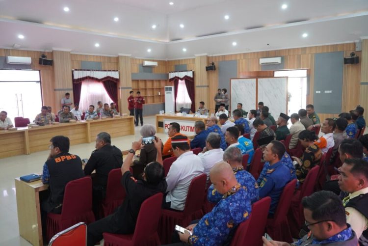 Polres Kutim Bersama TNI dan Pemkab Matangkan Pengamanan Natal 2025 dan Tahun Baru 2026