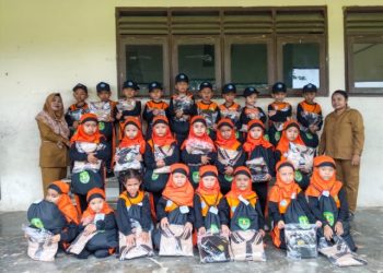 Lewat Disdikbud, Pemkab Kutim Ringankan Beban Orang Tua dengan Bantuan Perlengkapan Sekolah