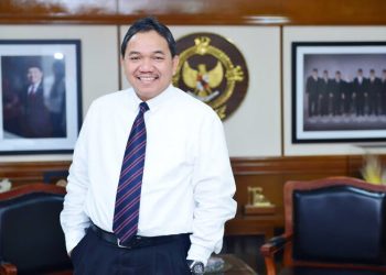 Achsanul Qosasi Kawal Ujian Doktor Dosen UNIBA Madura, Tegaskan Komitmen Mutu Akademik