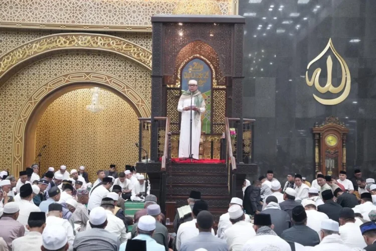 Dalam Khotbah Idulfitri, Wali Kota Samarinda Dr. H. Andi Harun Dorong Masyarakat Jadi Pribadi ‘Rabbaniyun’