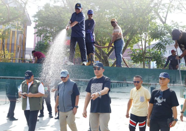 Kerja Bakti Massal di Teras Samarinda, Pemkot Dorong Budaya Bersih dan Gotong Royong