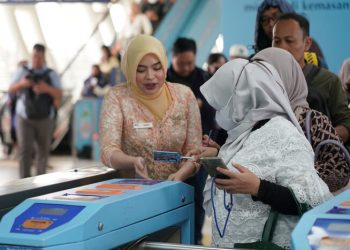 Kartini di Lintas Rel: Petugas LRT Jabodebek Berkebaya, Ajak Masyarakat Rayakan Emansipasi