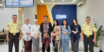 Frontliner BRI Krekot Kenakan Busana Nasional di Hari Kartini