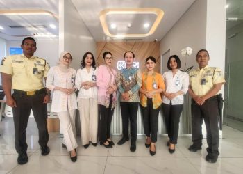 Peringati Hari Kartini, Frontliner BRI Branch Office Otista Kompak Berseragam Pakaian Nasional