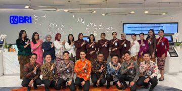 Kompak dan Anggun, Frontliner BRI Branch Office Jatinegara Kenakan Pakaian Nasional di Hari Kartini