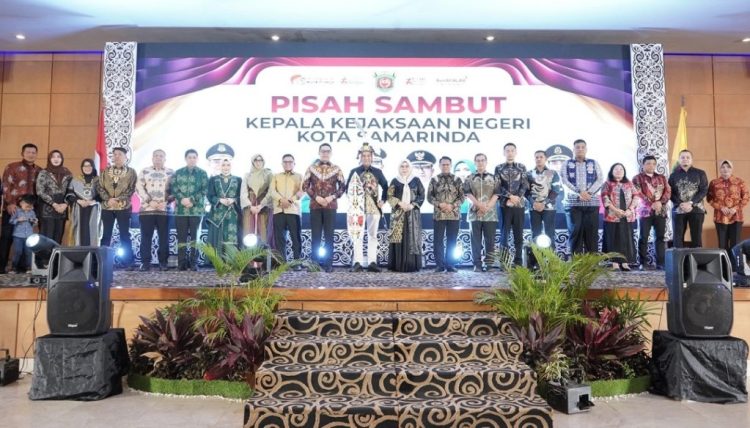 Pisah Sambut Kajari Samarinda, Wali Kota SamarindaTegaskan Kolaborasi Jadi Kunci Kemajuan Daerah