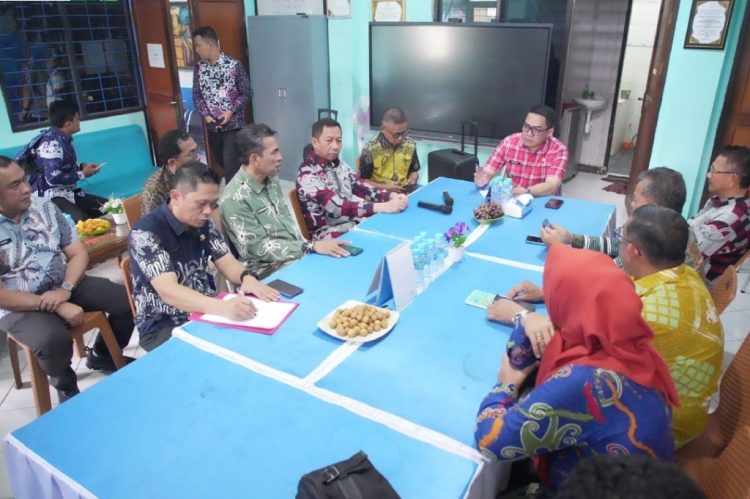 Wali Kota Samarinda Tinjau SMPN 2, Pemkot Gerak Cepat Prioritaskan Keselamatan dan Pembelajaran