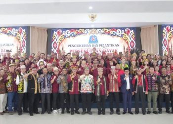 Hadiri Pelantikan PDKT, Wawali Samarinda Tekankan Persatuan dan Pelestarian Budaya Dayak