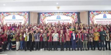 Hadiri Pelantikan PDKT, Wawali Samarinda Tekankan Persatuan dan Pelestarian Budaya Dayak