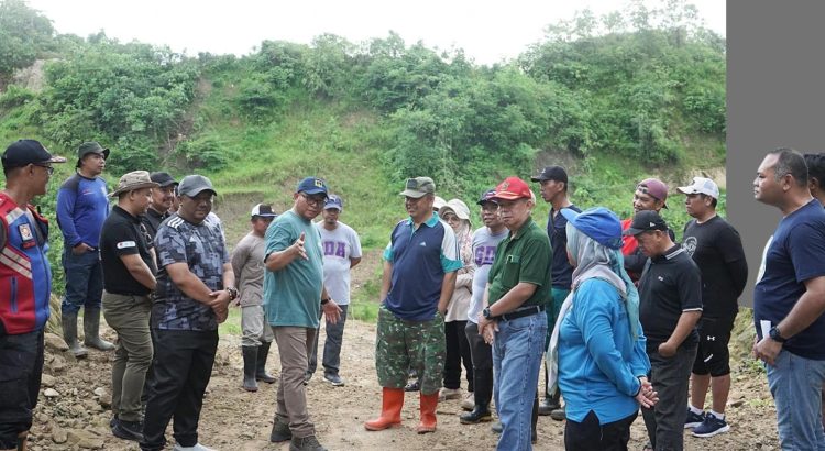 Wawali Samarinda Bersama Warga Lempake Gelar Gotong Royong Penanganan Banjir