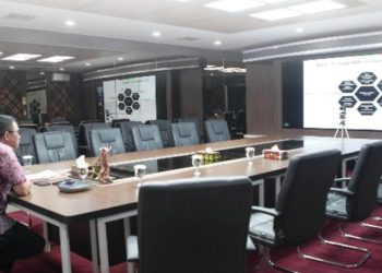 Wali Kota Andi Harun Bahas Tata Kelola Kehutanan dan Krisis Lingkungan dalam Kuliah di UWGM