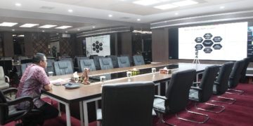 Wali Kota Andi Harun Bahas Tata Kelola Kehutanan dan Krisis Lingkungan dalam Kuliah di UWGM