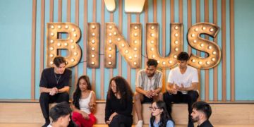 Perbandingan S1 International dan Branch Campus: Keunggulan Program S1 International di Indonesia