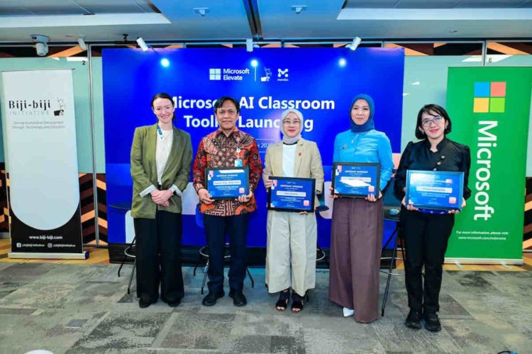 “Biji-biji Initiative” dan “Mereka” Perkuat Literasi AI Sekolah Microsoft Toolkit