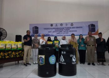 Warga Tak Lagi Menampung Air di Ember, Kini Gunakan Toren Lebih Stabil