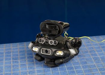 Underwater Drone FIFISH E-Master untuk Inspeksi Visual Bawah Air