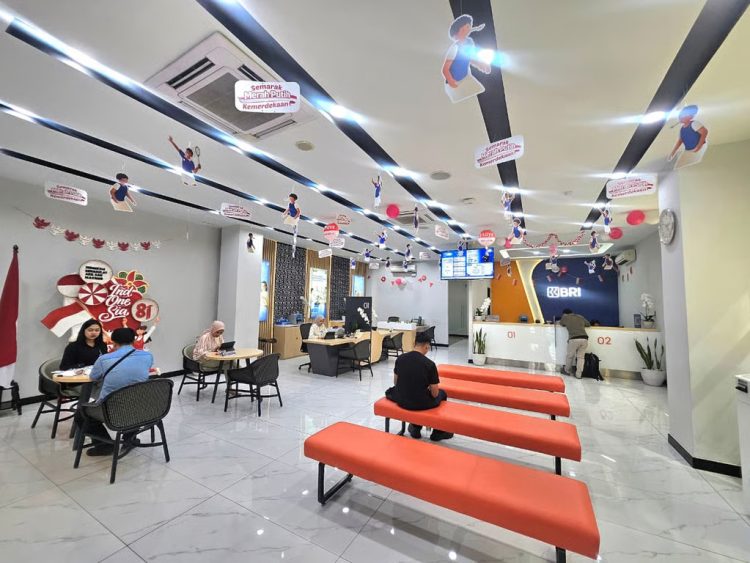 Semarak HUT ke-81 RI, BRI BO Krekot Percantik Kantor dengan Dekorasi Bernuansa Merah Putih