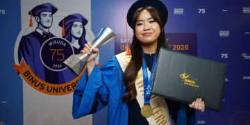 Wisuda ke-75 BINUS University Rachel Evangeline Tumbuh dalam Ekosistem BINUS Bandung